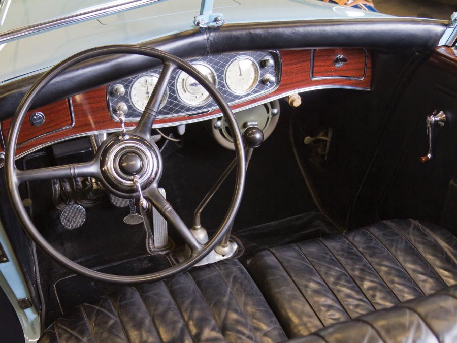  Lincoln Model KB Custom Convertible Sedan by Dietrich 1933 года  (фото 12 из 17)